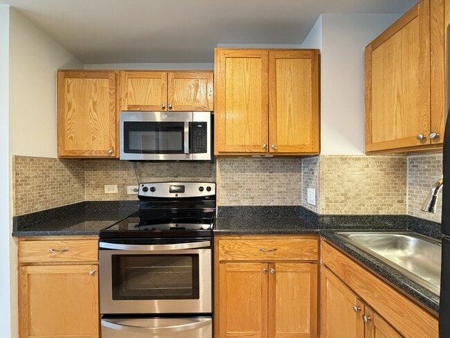 Photo - 1442 N Dearborn St Unit B61
