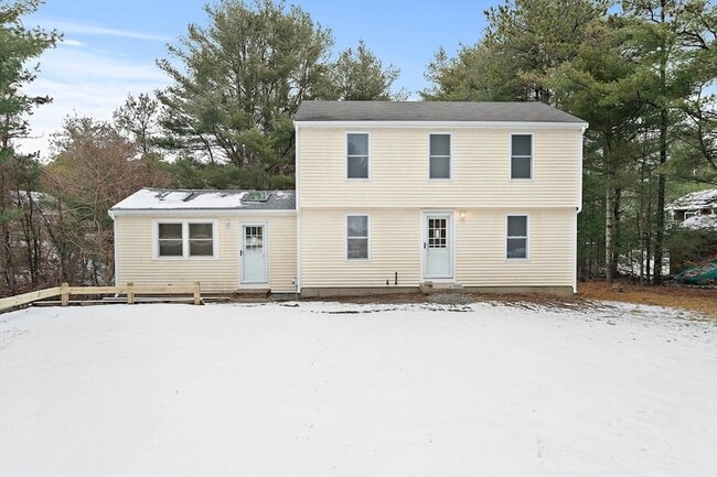 Photo - 4 Oaken Bucket Ln