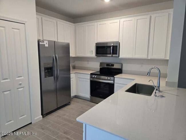 Photo - 198 Hubbard Bnd