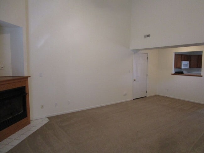 Photo - 1725-1727-1727 Louise Cir