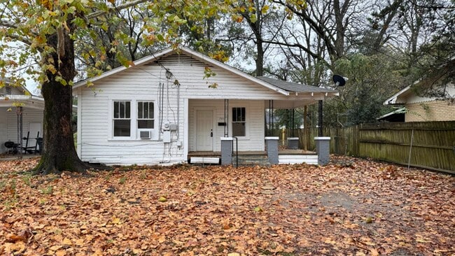 Photo - 701 Montgomery Ave