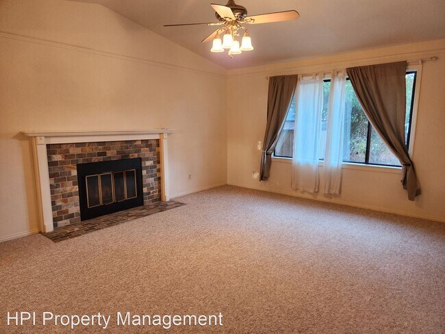 Photo - 5 br, 2.5 bath House - 243 Folia Ct