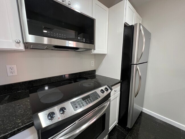 Photo - 1661 Washington St