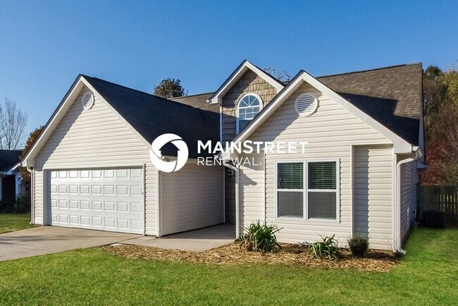 Photo - 3 Bedroom Pet-Friendly Home in MONROE, NC with Main Street Renewal