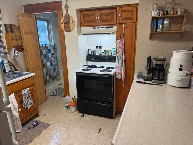 Photo - 719 8th Ave