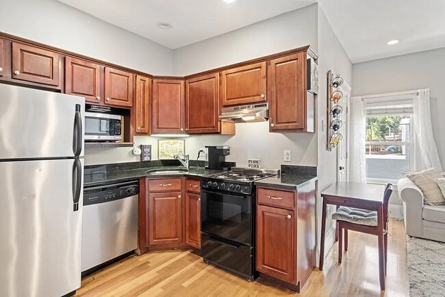 Photo - 177 W 6th St Unit 1