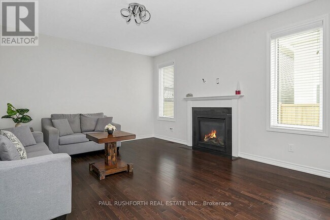 Photo - 54 Moonbeam St