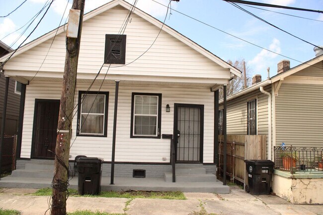 Photo - 1818 Allen St