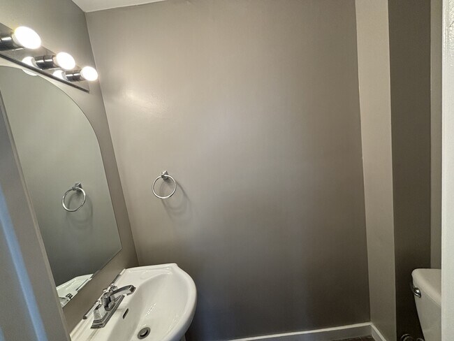 Photo - 499 Albert St Unité 8