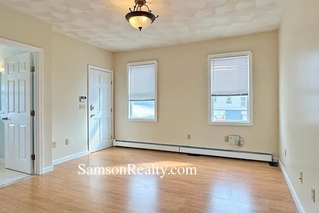 Photo - 17 Sutton St Unit 2