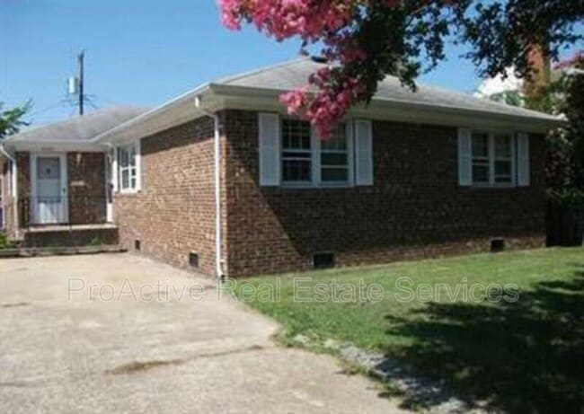 Building Photo - 9243 Atwood Ave Unit A