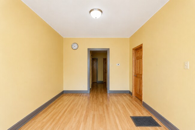 3213 S Green St Unit 1