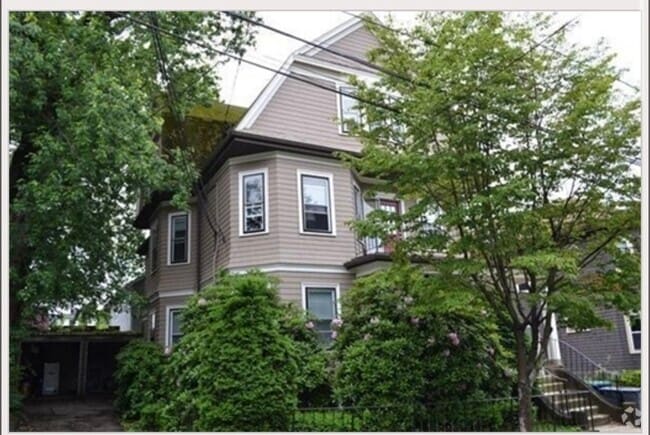 Building Photo - 30 Sunset Rd Unit 2 Rental