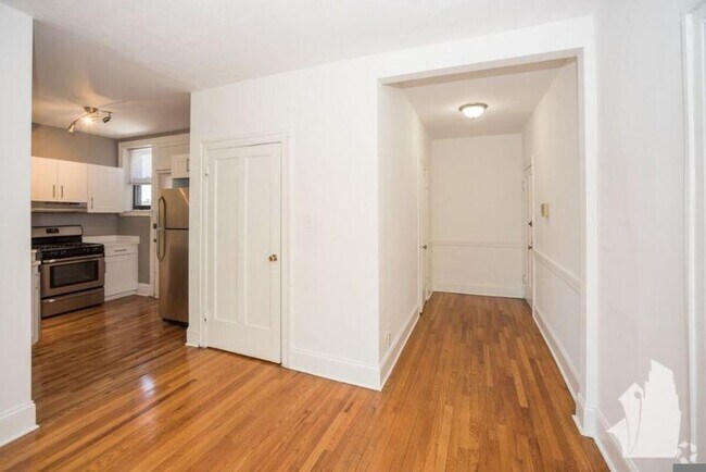 Building Photo - 1 bedroom in Chicago IL 60657 Unit 22-Garden Rental