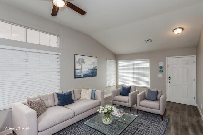 Photo - 801 Zinnia Cir