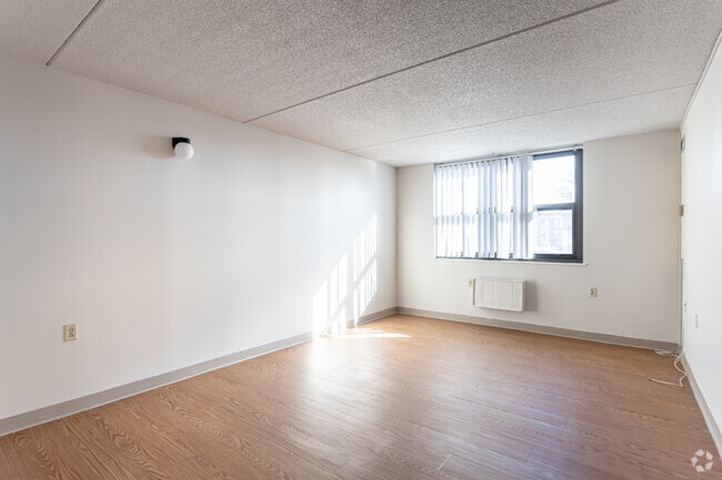 1BR, 1BA