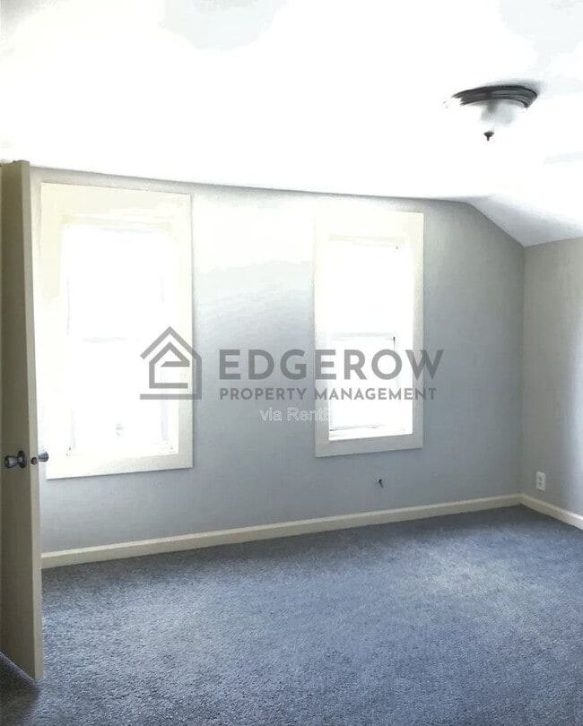 Photo - 1105 Baxter St SE