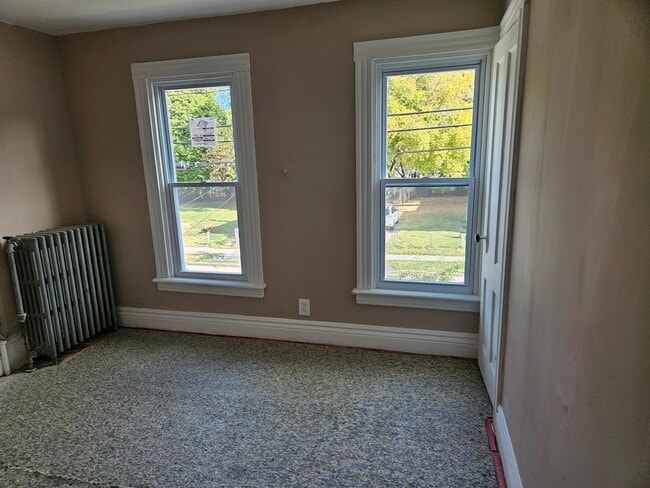 Apt B - 77 Saratoga Ave Unit B