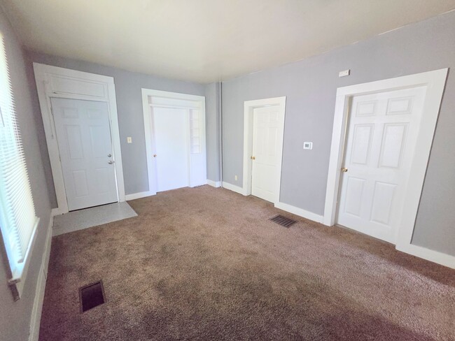 Photo - 1419 St Marys Ave