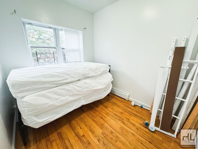 Photo - VAN SICLEN AVENUE Unit 3