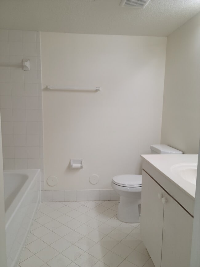 Photo - 2921 SE 13th Ave Unit #106