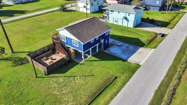 Photo - 16527 Lewis Scott Rd