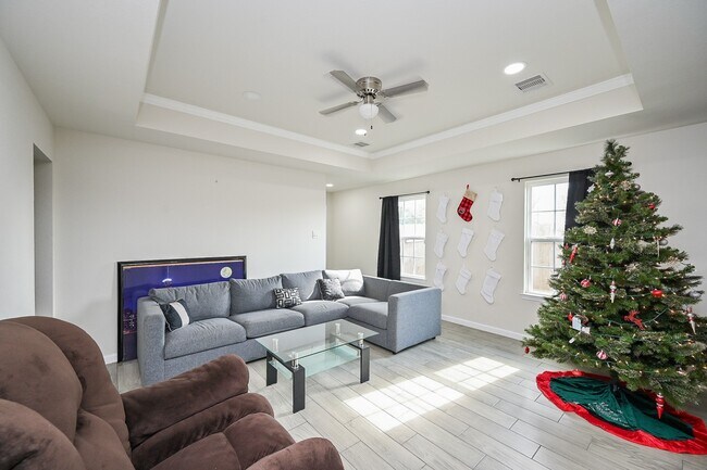 Photo - 1739 Cemetery Rd