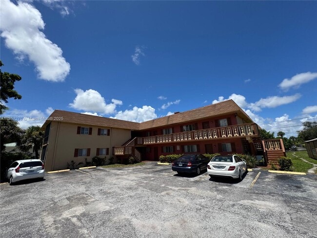 Building Photo - 933 W Jasmine Dr Unit 4B Rental