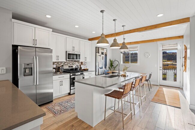 Photo - 1031 Wasatch Spring Rd