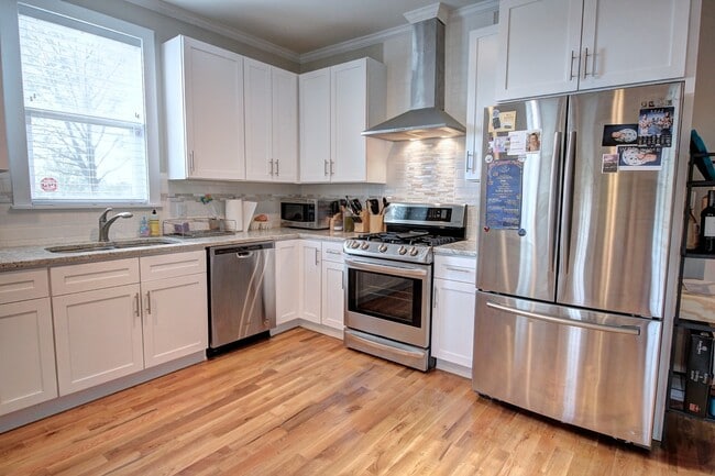 Photo - Available April 1st! Two Story Gorgeous 3bd/2.5ba Home 1/2 Mile from Durham Bulls!