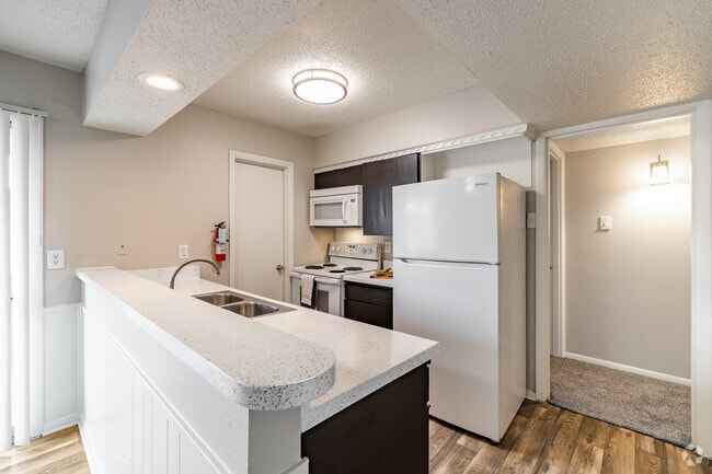 2BR, 1BA - 1,035SF - Kitchen