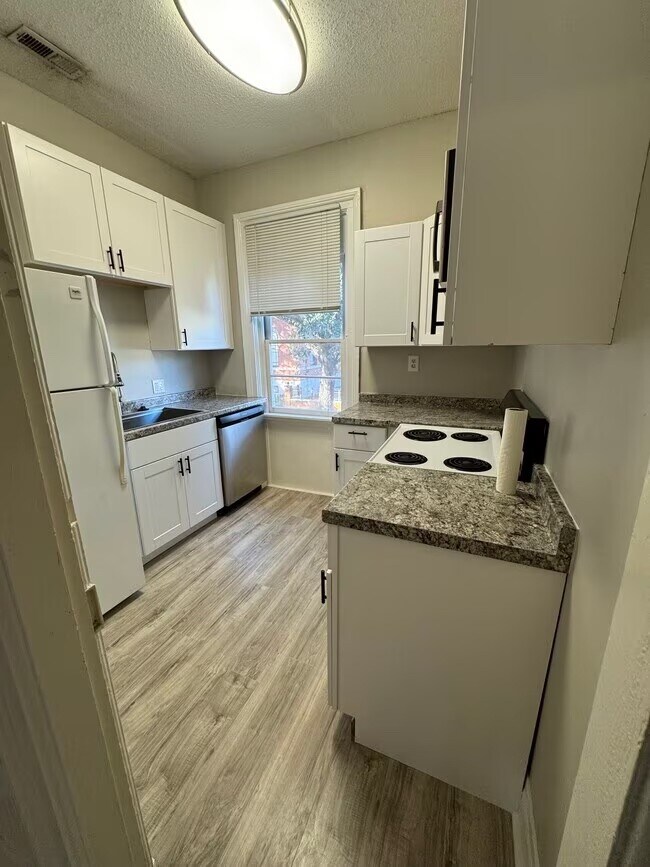 Photo - 421 E Anderson St Unit B