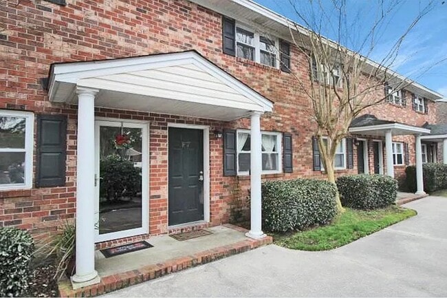 Building Photo - 1852 Mepkin Rd