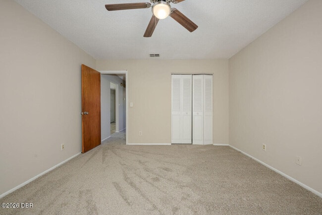Photo - 927 E Millard Ct