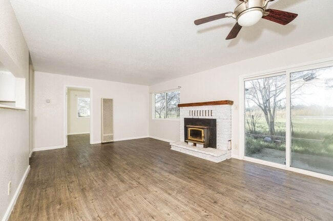 Photo - PURE Property Management Presents: 3 Bedroom 2 Bath in Santa Rosa!