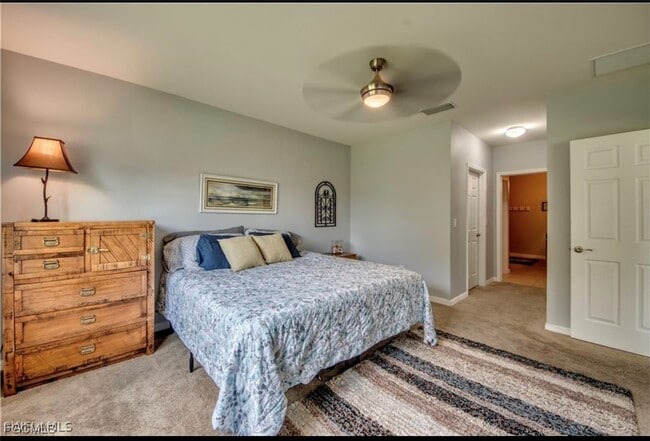 Photo - 233 SE 3rd St