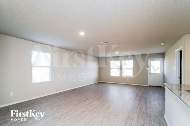 Photo - 5330 Trellised Ln