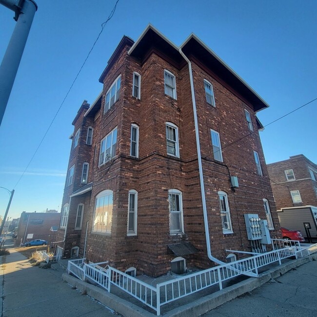 Building Photo - 1023 Pierce St Unit 7 Rental