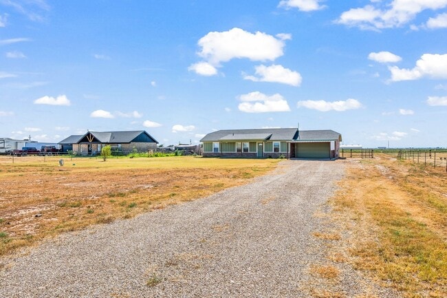 Photo - 224 F M 789