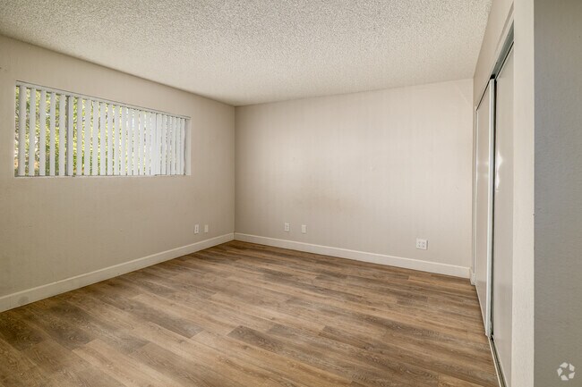 1BR, 1BA - 750SF - BEdroom