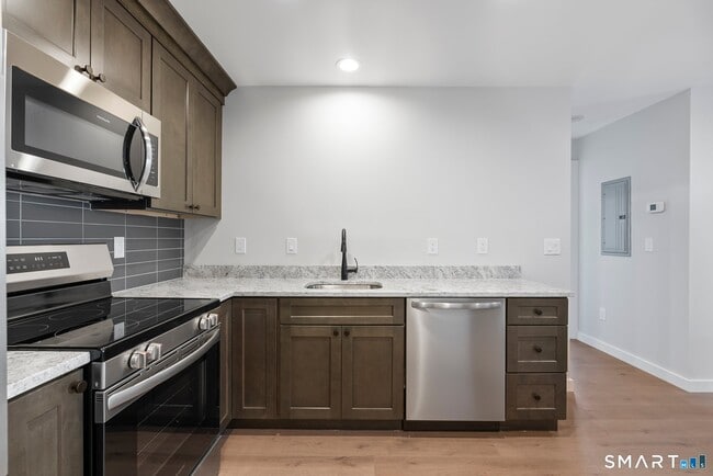 Photo - 179 Butternut St Unit B