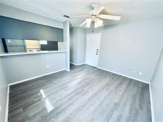 Photo - 3702 S 2nd St Unit 103