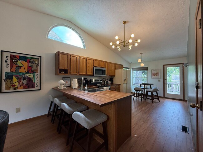 Photo - 9736 Flagstone Way