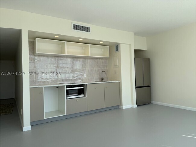 Photo - 900 Bay Dr E Unit 413