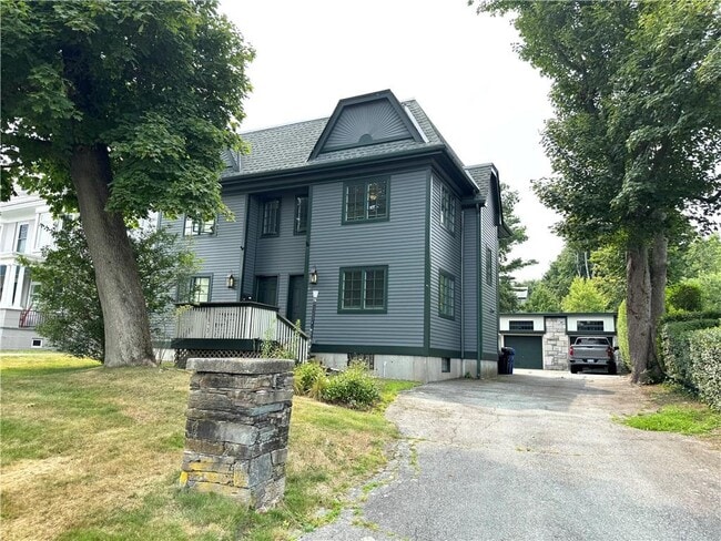 Building Photo - 87 Roseneath Ave Unit A Rental