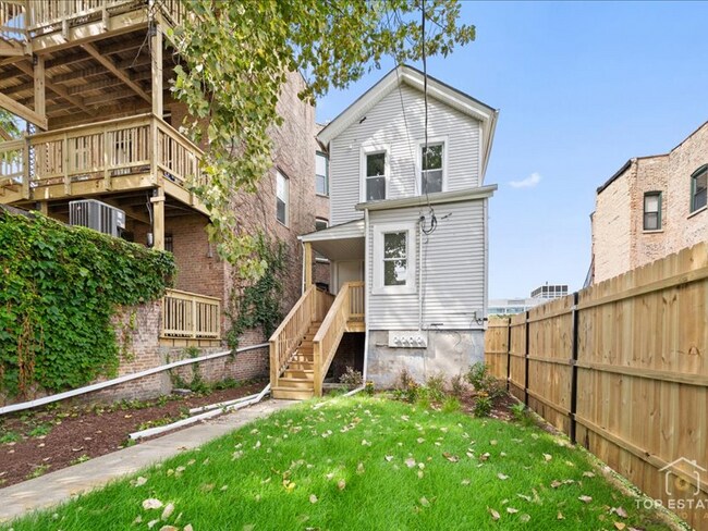 Photo - 3529 S Indiana Ave Unidad 1