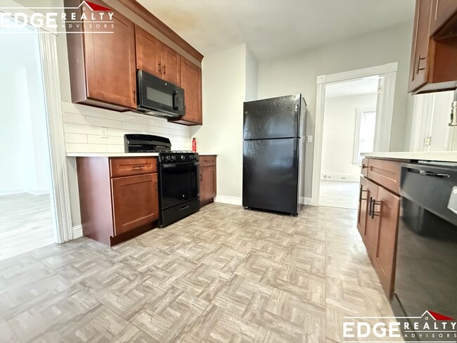 Photo - 76 Antwerp St