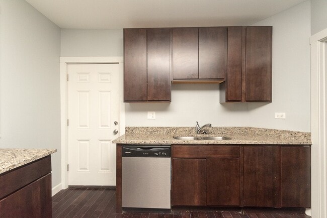 Photo - 2968 N Ridgeway Ave Unit 1R