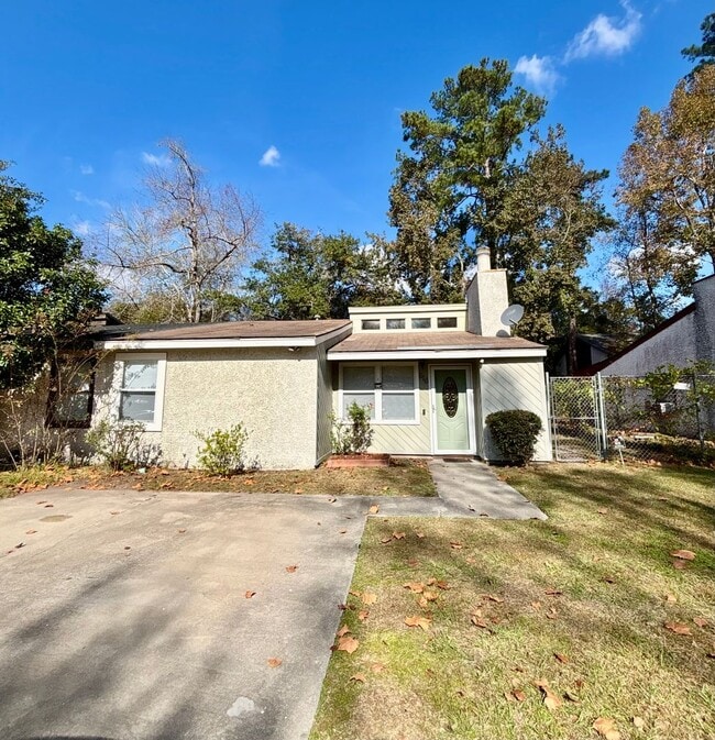 Building Photo - FOR RENT