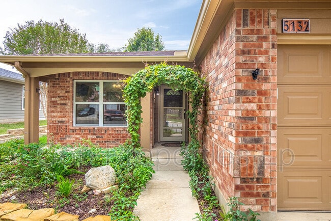 Photo - 5132 Columbia Dr
